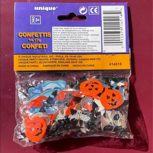 Vintage Halloween Confetti - Picture 3 of 3